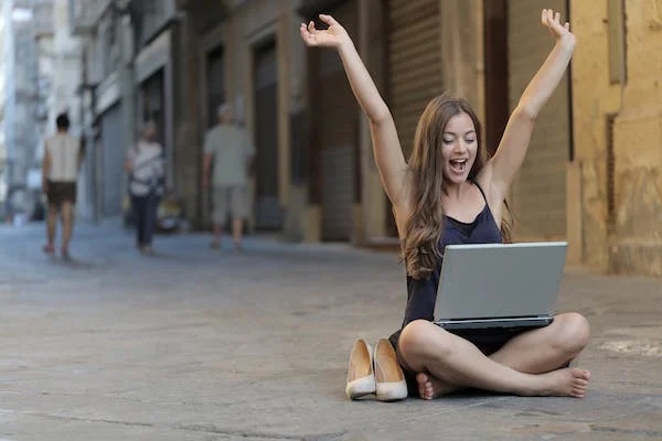 Technology And Happiness – Here’s Why They Go Hand In Hand